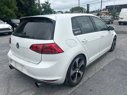 Used 2017 Volkswagen GTI SE FWD image 3