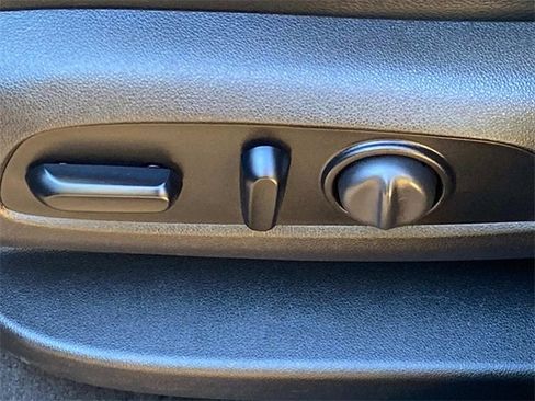 Used 2018 GMC Terrain SLT w/ Preferred Package image 16