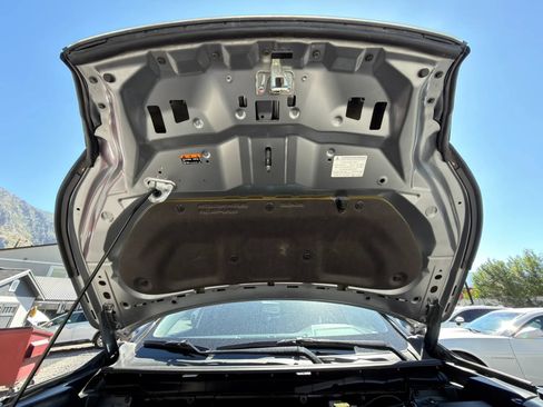 Used 2024 Mitsubishi Outlander SE AWD/4WD image 3