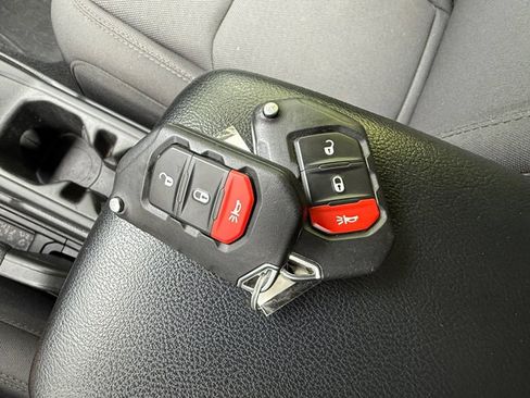 Used 2023 Jeep Wrangler Unlimited Sport AWD/4WD image 30