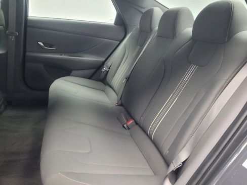Used 2023 Hyundai Elantra SEL image 18