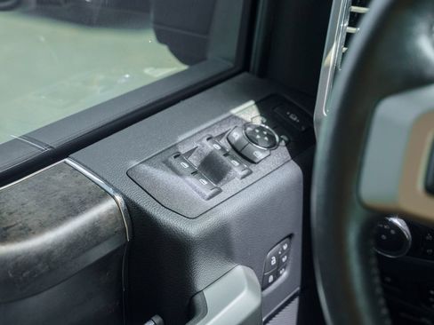 Used 2022 Ford F250 Lariat w/ Lariat Ultimate Package AWD/4WD image 23