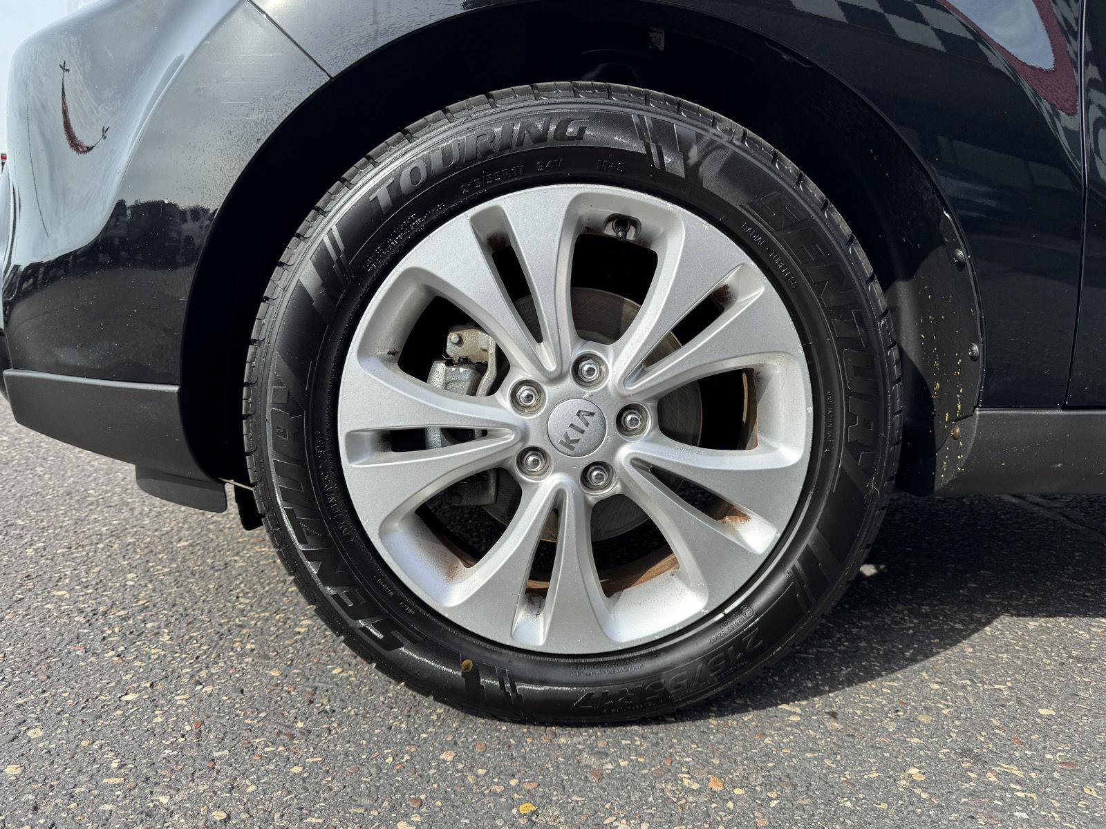 Used 2016 Kia Soul + FWD image 9