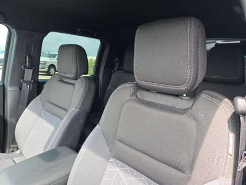 Used 2026 Nissan Frontier SV w/ SV Convenience Package RWD image 9