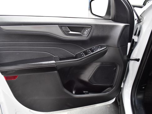 Used 2025 Ford Escape Active FWD image 18