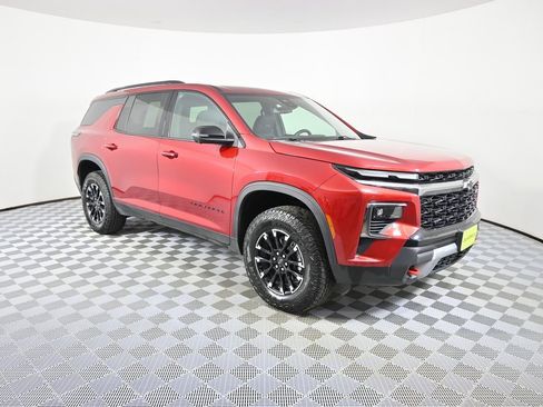 Used 2024 Chevrolet Traverse Z71 image 9