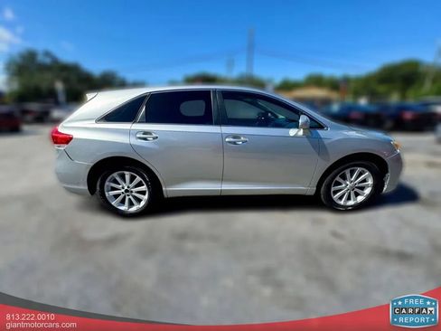 Used 2011 Toyota Venza AWD w/ Comfort Pkg image 4
