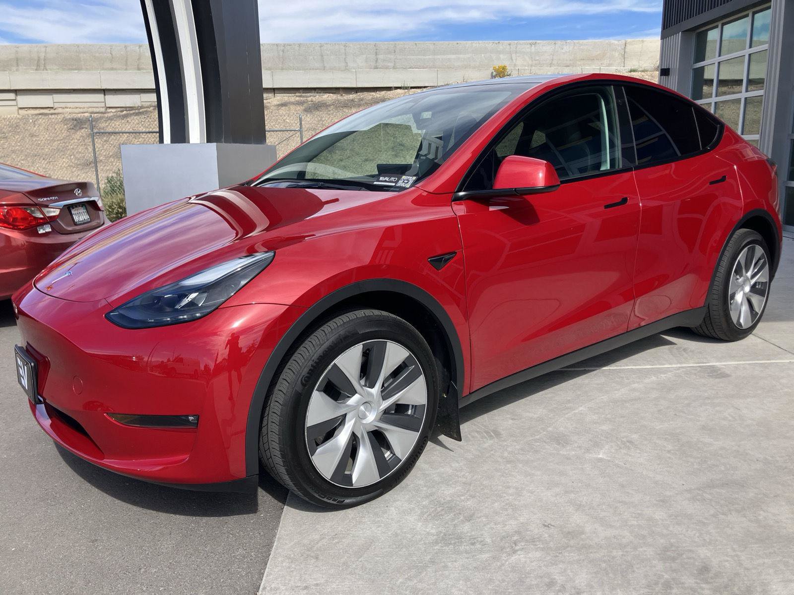 Used 2023 Tesla Model Y Long Range AWD/4WD image 4