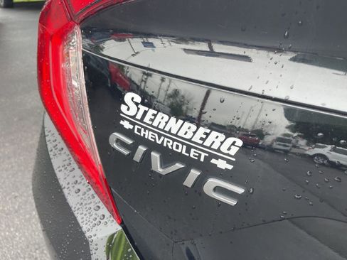 Used 2019 Honda Civic Touring image 14
