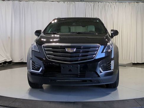 Used 2017 Cadillac XT5 FWD image 3