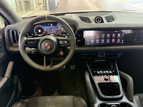 Certified 2024 Porsche Cayenne Turbo GT AWD/4WD image 3