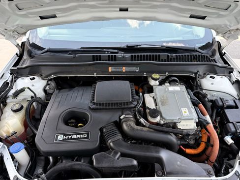 Used 2019 Ford Fusion SE FWD image 35