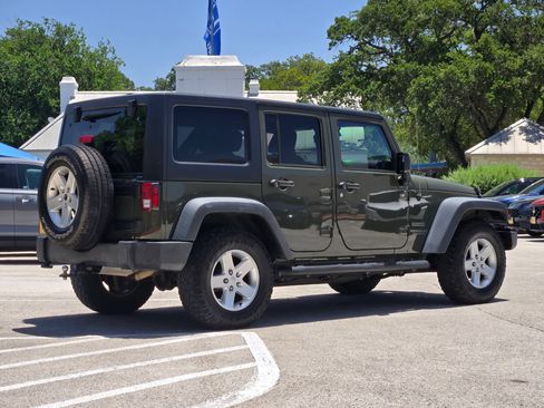 Used 2015 Jeep Wrangler Unlimited Sport w/ Quick Order Package 24S AWD/4WD image 3