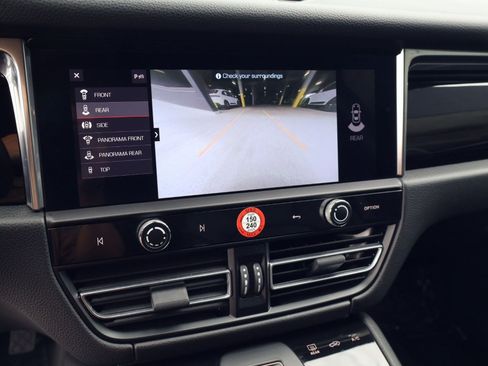 Certified 2025 Porsche Macan w/ Premium Package Plus AWD/4WD image 17