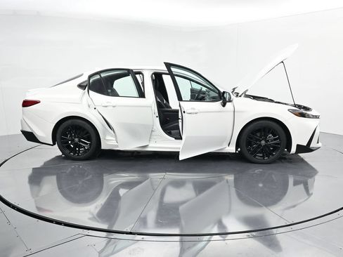 Used 2025 Toyota Camry SE w/ Convenience Package FWD image 41