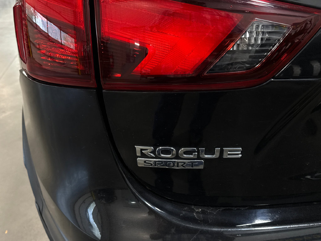 Used 2017 Nissan Rogue Sport SL w/ SL Premium Package AWD/4WD image 6