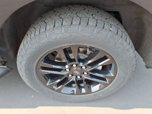 Used 2024 Ford Expedition XLT AWD/4WD image 21