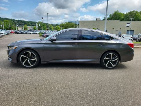 Used 2020 Honda Accord Sport image 2