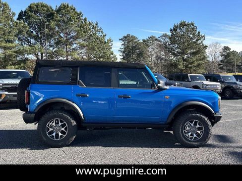 Used 2024 Ford Bronco Badlands image 8