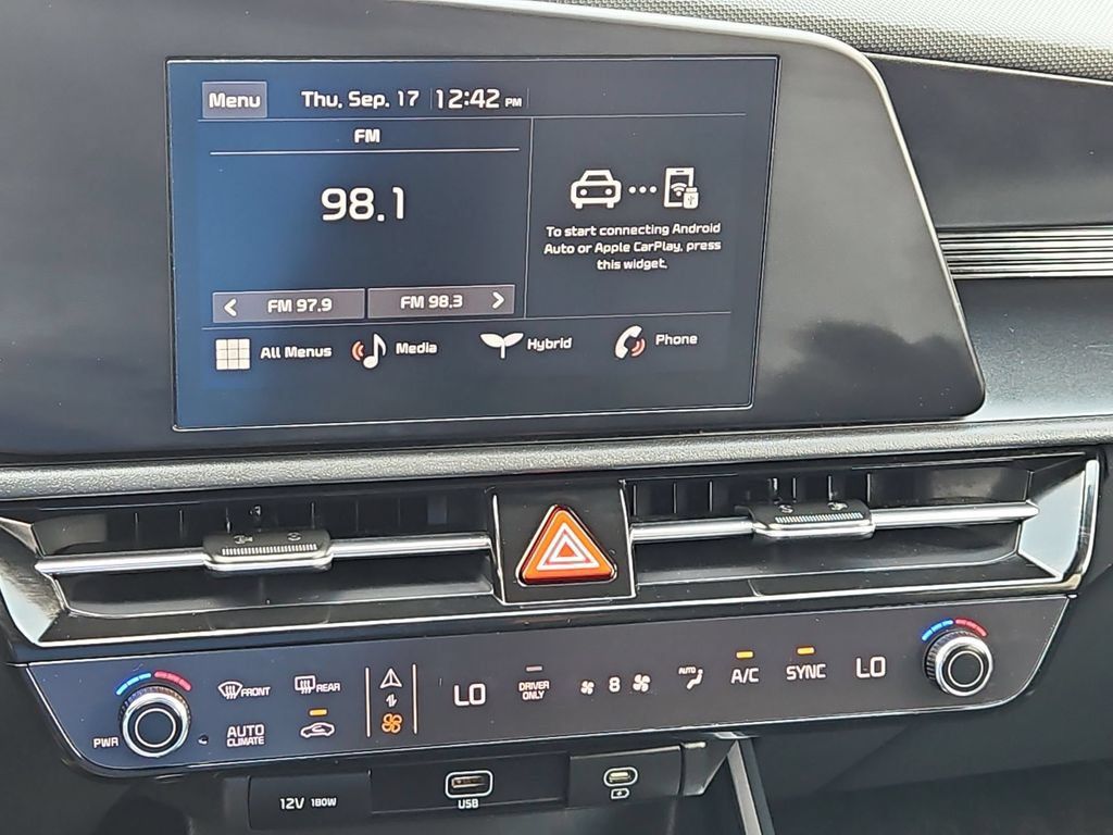 Used 2025 Kia Niro LX FWD image 19
