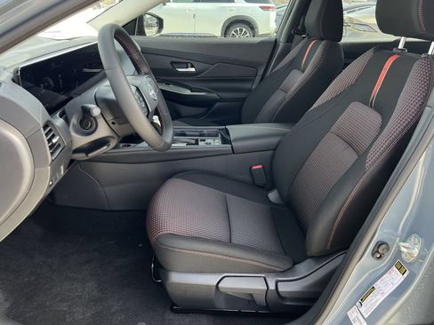 New 2026 Nissan Sentra SR w/ Floor Mat Package FWD image 13