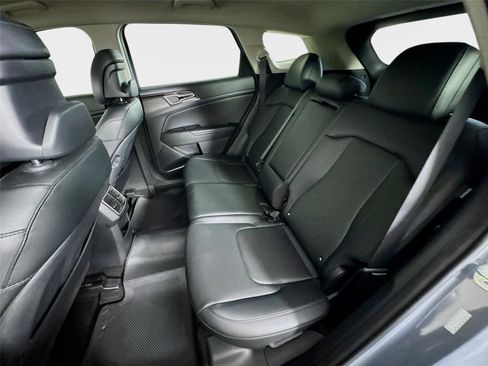 Used 2024 Kia Sportage EX FWD image 22