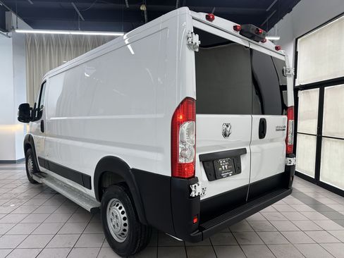 Used 2025 RAM ProMaster 2500 w/ U-Haul Equipment Group FWD image 12