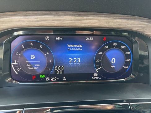 Used 2025 Volkswagen Atlas SEL Premium R-Line image 15