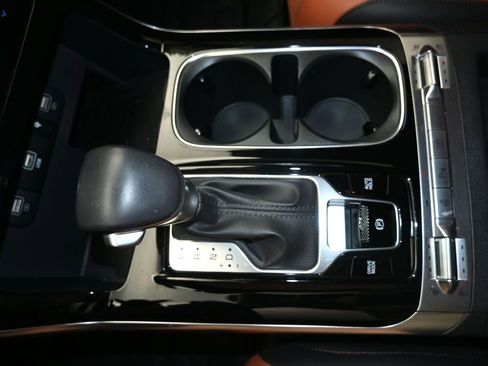 Used 2024 Kia Carnival SX Prestige FWD image 18
