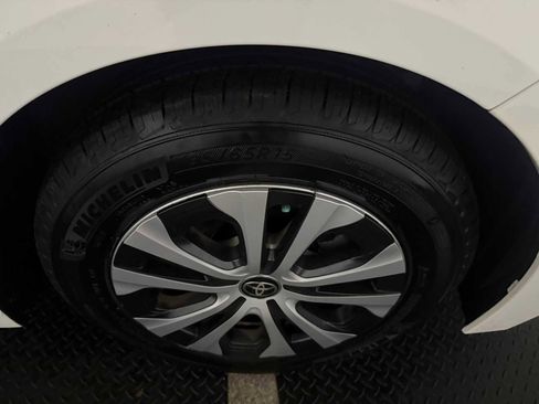 Used 2020 Toyota Corolla LE image 12