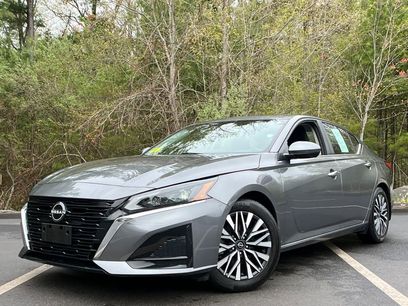 Used 2023 Nissan Altima 2.5 SV w/ SV Premium Package