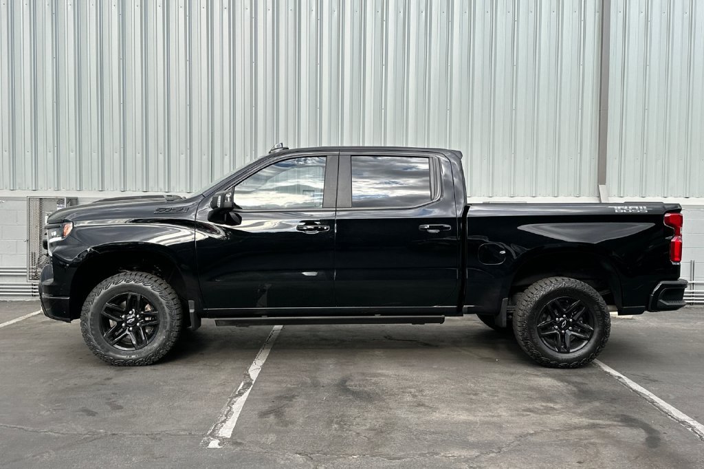 Used 2025 Chevrolet Silverado 1500 LT Trail Boss w/ LT Trail Boss Premium Package AWD/4WD image 7