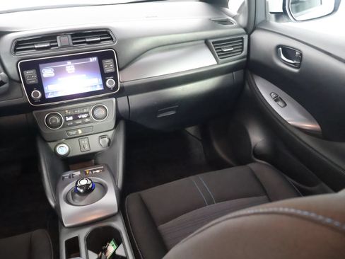 Used 2025 Nissan Leaf S FWD image 30