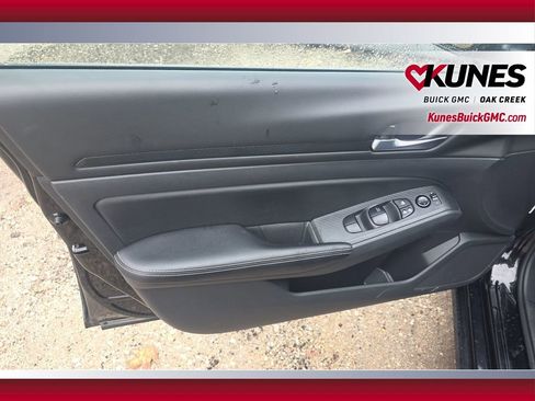 Used 2024 Nissan Altima 2.5 SV image 15