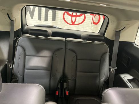 Used 2018 GMC Acadia Denali w/ Technology Package AWD/4WD image 15