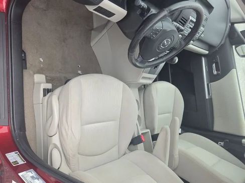 Used 2010 MAZDA MAZDA5 Touring FWD image 18