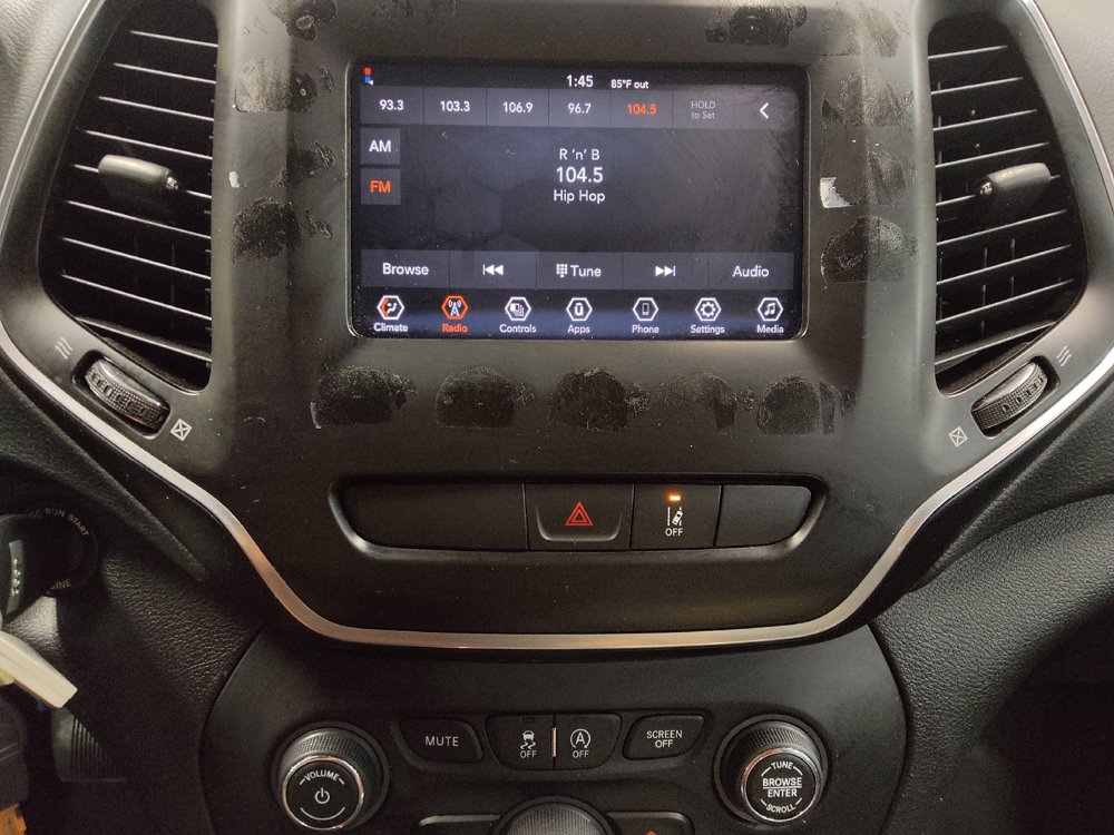 Used 2021 Jeep Cherokee Latitude FWD image 25