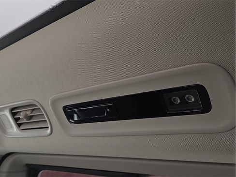 New 2025 Volkswagen ID. Buzz 1st Edition image 11