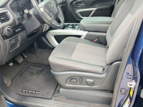 Used 2021 Nissan Titan SV w/ SV Convenience Package RWD image 9