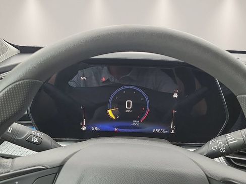 Used 2024 Chevrolet Trax LT FWD image 17