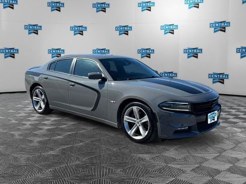 Certified 2017 Dodge Charger R/T w/ Navigation & Travel Group image 7
