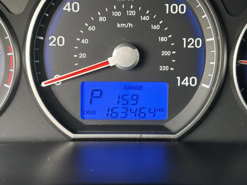 Used 2011 Hyundai Santa Fe Limited w/ Navigation Pkg 4 FWD image 12