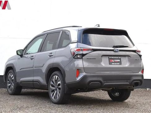 Used 2025 Subaru Forester Touring AWD/4WD image 2