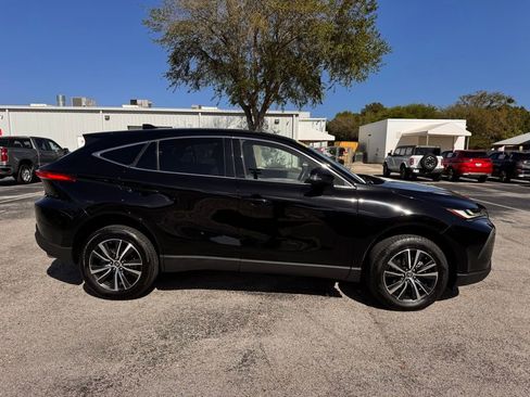 Used 2023 Toyota Venza LE AWD/4WD image 10