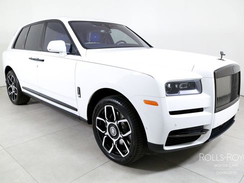 Used 2023 Rolls-Royce Cullinan Black Badge w/ Driver's Package image 6