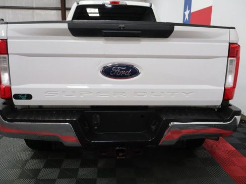 Used 2018 Ford F250 XL w/ Power Equipment Group AWD/4WD image 8
