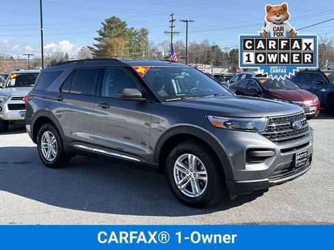 Used 2024 Ford Explorer XLT image 2