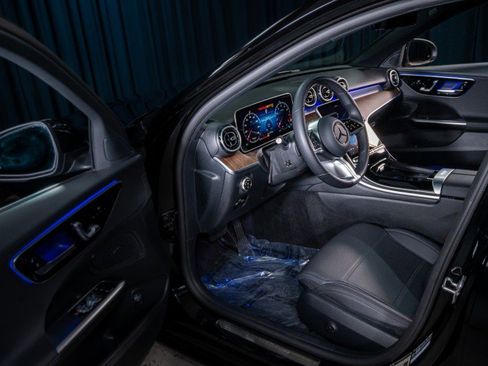 Certified 2025 Mercedes-Benz C 300 Sedan image 10