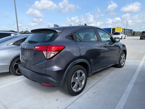 Used 2017 Honda HR-V LX image 4