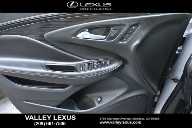 Used 2018 Buick Envision Essence AWD/4WD image 11
